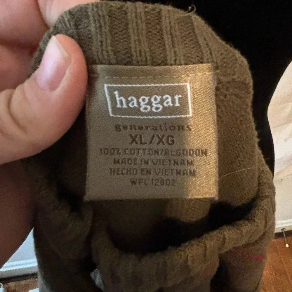 Haggar Crew neck Sweater, Men’s Size XL, long sleeve, textured, good condition